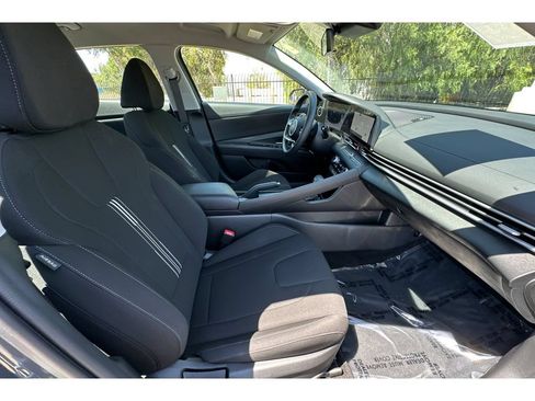 Used 2024 Hyundai Elantra SEL FWD image 18