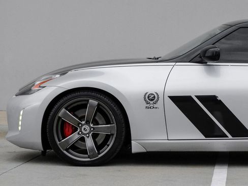 Used 2020 Nissan 370Z Coupe image 9