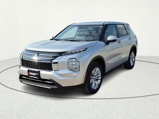 New 2026 Mitsubishi Outlander ES video 1