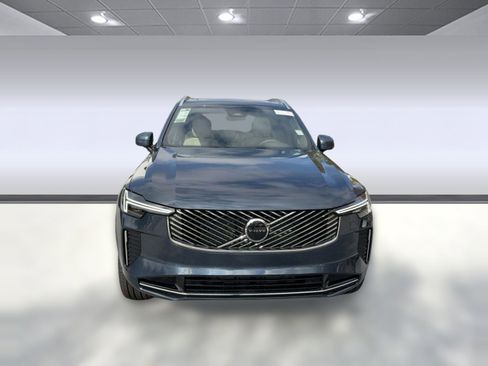 New 2026 Volvo XC90 B5 Core w/ Protection Package image 6