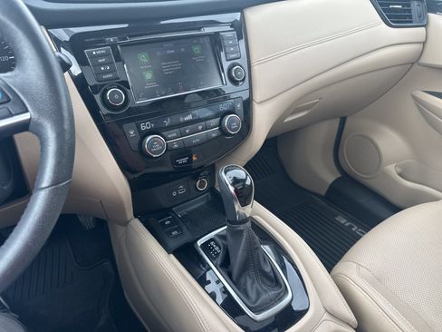 Used 2019 Nissan Rogue SL w/ Premium Package AWD/4WD image 31