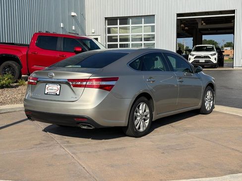 Used 2013 Toyota Avalon XLE Premium FWD image 5