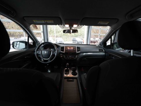 Used 2018 Honda Ridgeline Sport image 19