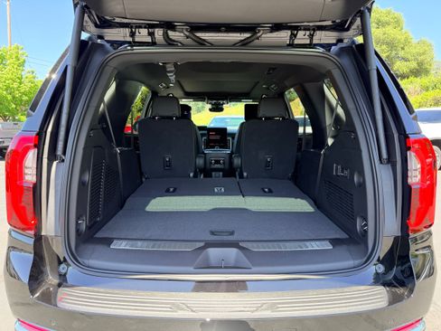 New 2026 GMC Yukon Denali w/ Denali Reserve Package AWD/4WD image 8