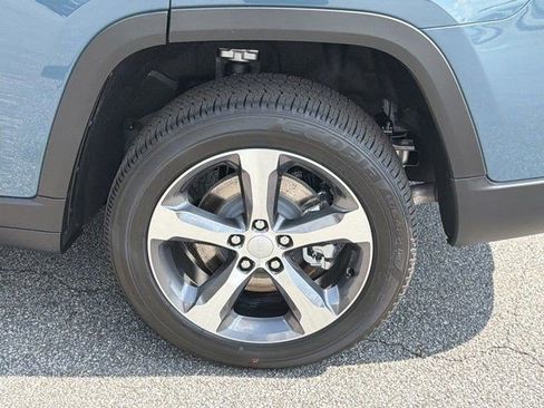 Used 2026 Jeep Grand Cherokee L Limited w/ Luxury Tech Group II AWD/4WD image 29