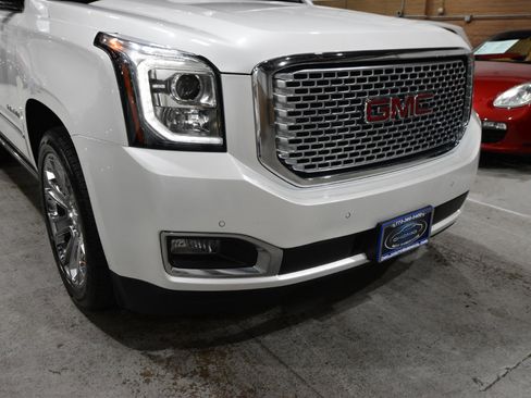 Used 2017 GMC Yukon Denali w/ Open Road Package image 4