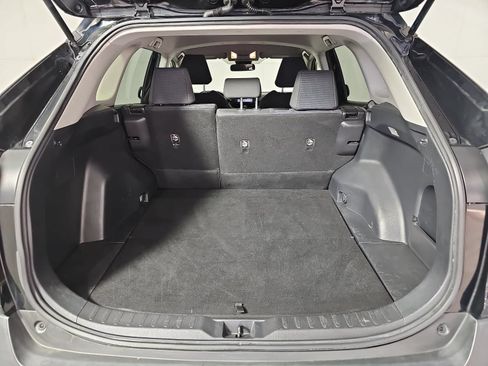 Used 2020 Toyota RAV4 LE FWD image 12