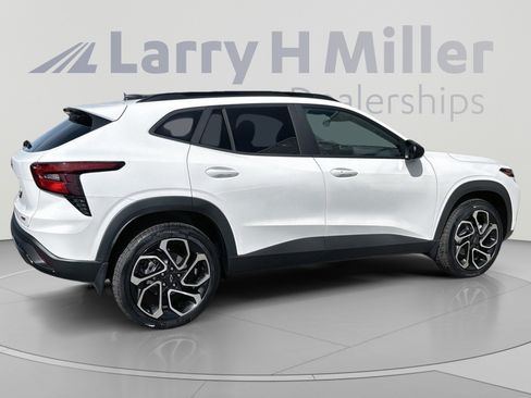 New 2026 Chevrolet Trax RS w/ Driver Confidence Package FWD image 8