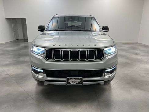 Used 2024 Jeep Wagoneer Series II w/ Flexible Seating Group AWD/4WD image 3