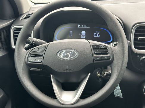 New 2025 Hyundai Venue SE image 25