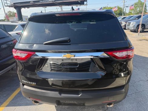 Used 2018 Chevrolet Traverse LS FWD image 4