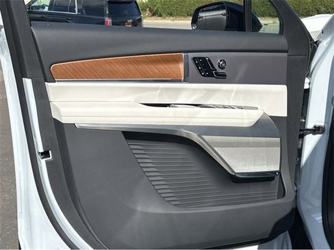 New 2026 Cadillac Vistiq Luxury image 23