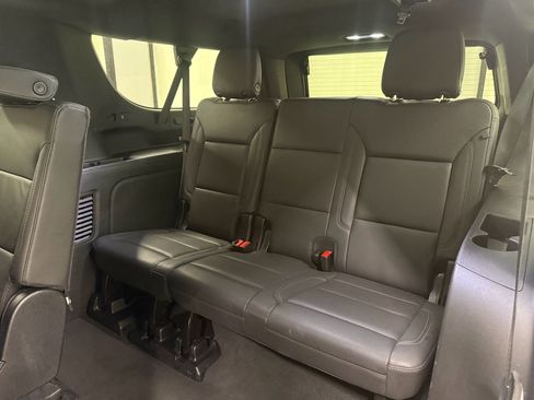 Certified 2025 Chevrolet Suburban Z71 AWD/4WD image 17