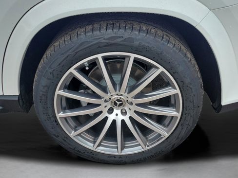 Certified 2026 Mercedes-Benz GLS 580 4MATIC image 38