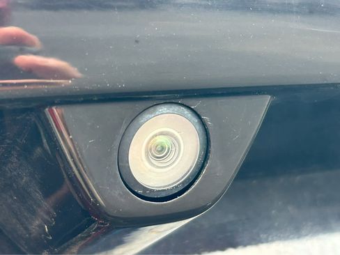 Used 2018 Chrysler Pacifica Touring-L w/ Advanced Safetytec Group FWD image 11