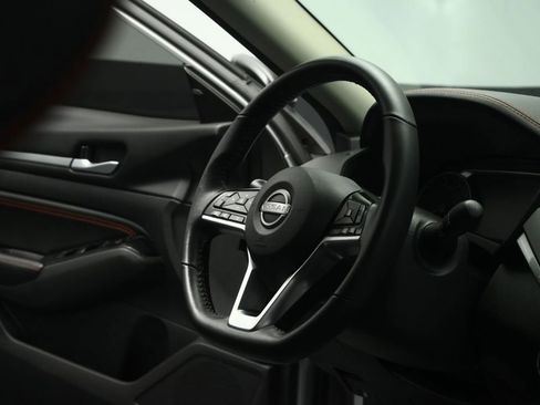 Used 2023 Nissan Altima 2.5 SR FWD image 70