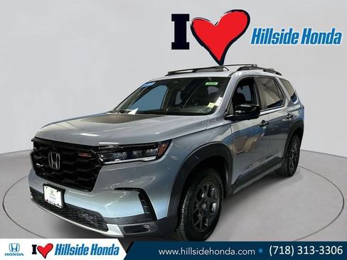 Certified 2023 Honda Pilot TrailSport image 1