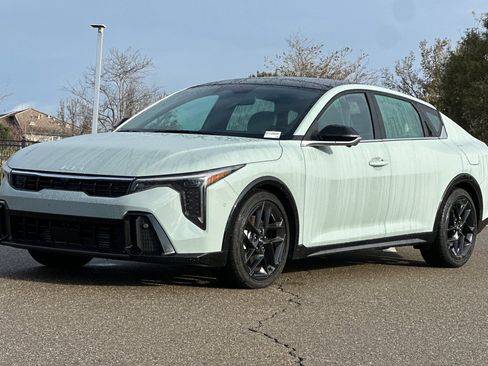 Used 2025 Kia K4 GT-Line Turbo image 8