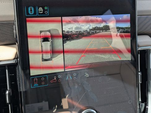 Used 2025 GMC Yukon Denali image 21