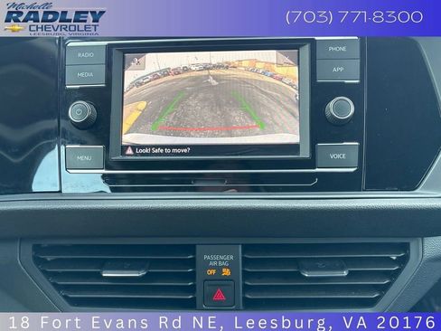 Used 2024 Volkswagen Jetta SE FWD image 13