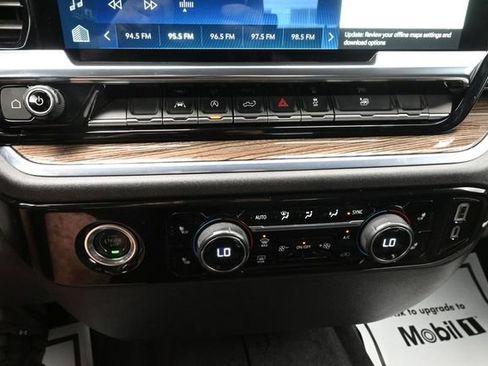 Used 2024 Chevrolet Silverado 1500 LT AWD/4WD image 40