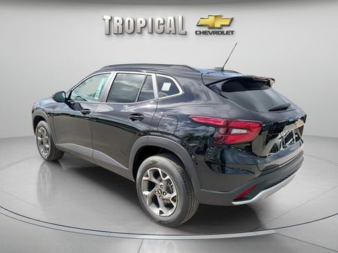 New 2026 Chevrolet Trax LT w/ Driver Confidence Package FWD image 3