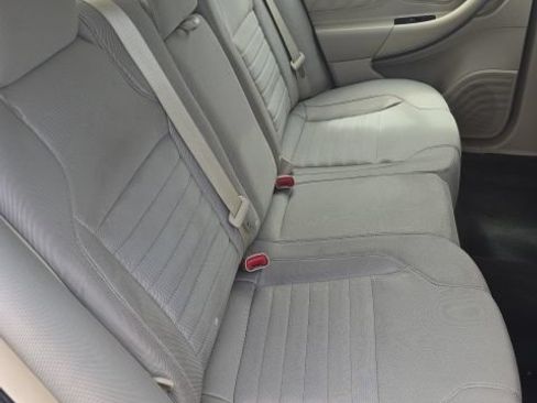 Used 2018 Ford Taurus SE FWD image 31