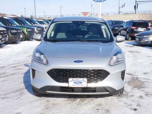 Certified 2020 Ford Escape SE image 2