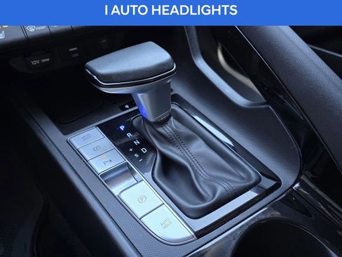 Used 2024 Hyundai Elantra Limited image 25