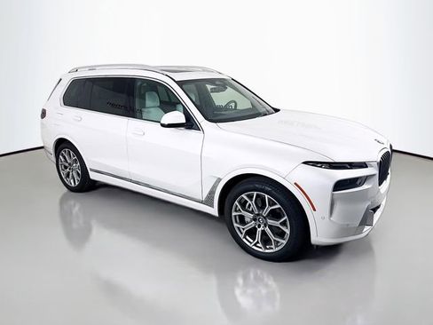 Used 2024 BMW X7 xDrive40i w/ Parking Assistance Package image 1