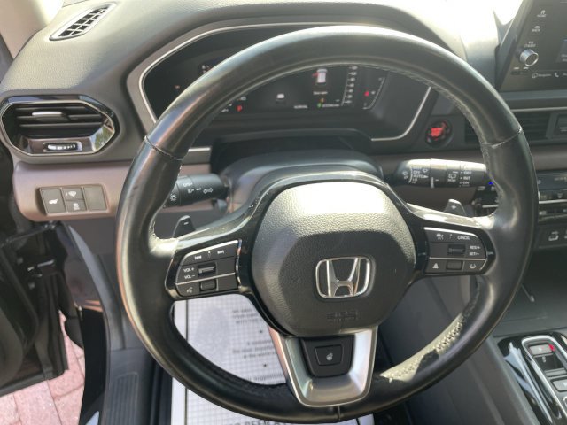 Used 2025 Honda Pilot Elite image 11