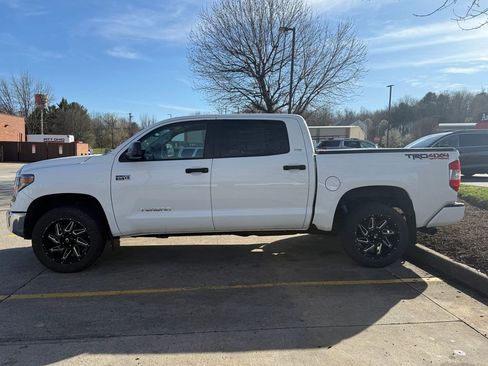 Used 2018 Toyota Tundra SR5 w/ TRD Off Road Package image 4