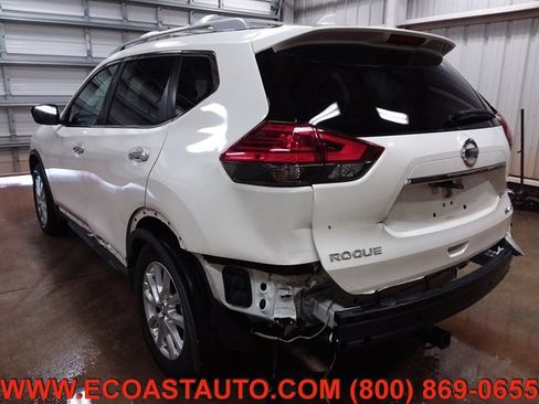 Used 2017 Nissan Rogue SV image 5
