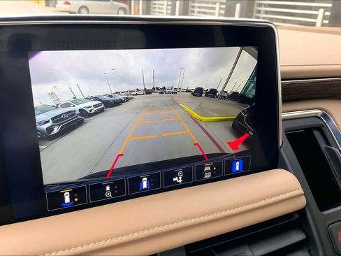 Used 2024 Chevrolet Suburban Premier image 26