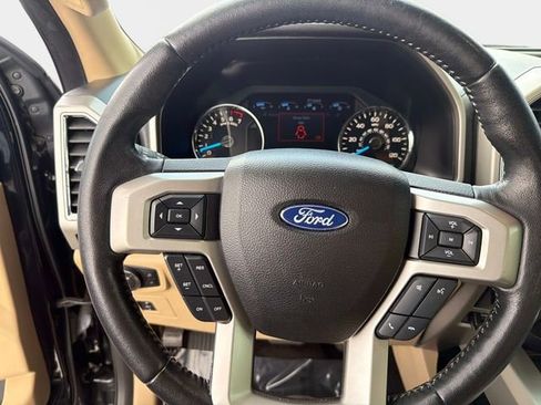 Used 2017 Ford F150 Lariat image 26