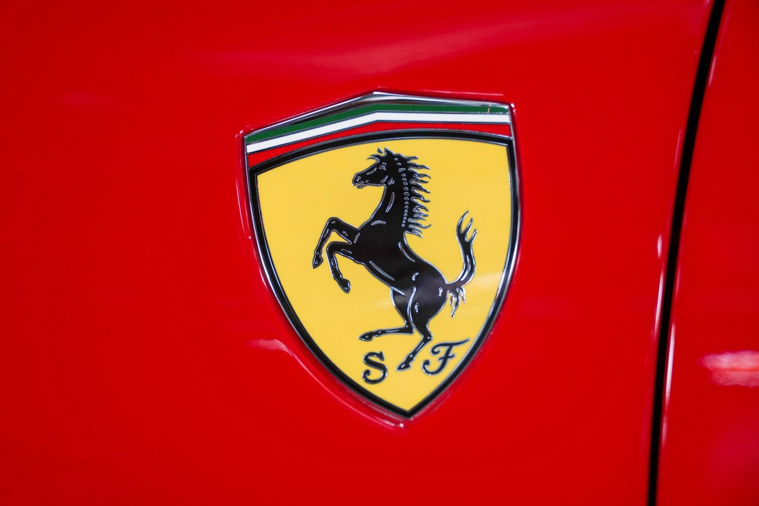 Used 2023 Ferrari F8 Tributo RWD image 19