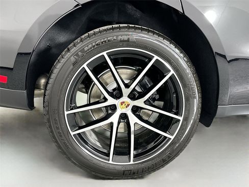 Used 2026 Porsche Macan Turbo AWD/4WD image 13