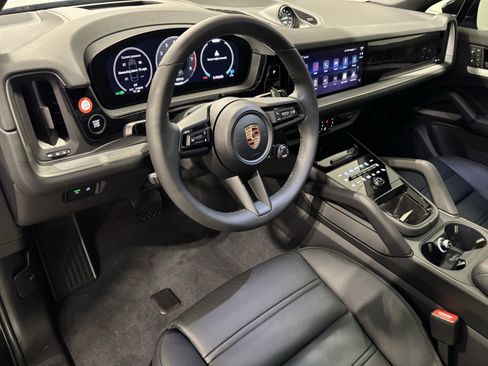 New 2026 Porsche Cayenne E-Hybrid Coupe AWD/4WD image 4
