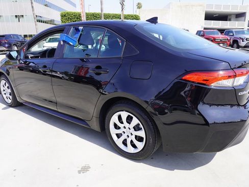 Certified 2025 Toyota Corolla LE image 5