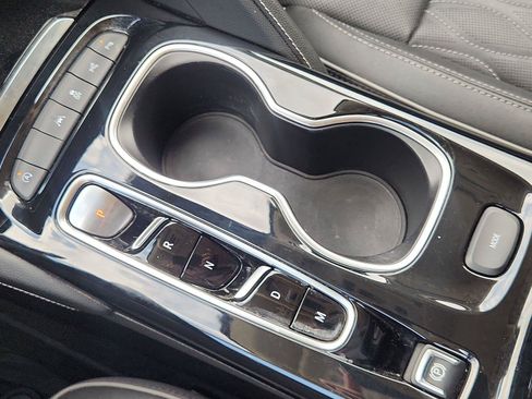 Used 2022 Buick Envision Avenir w/ Technology Package II FWD image 16