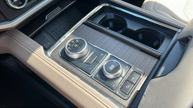 Used 2024 Ford Expedition Max Limited AWD/4WD image 29