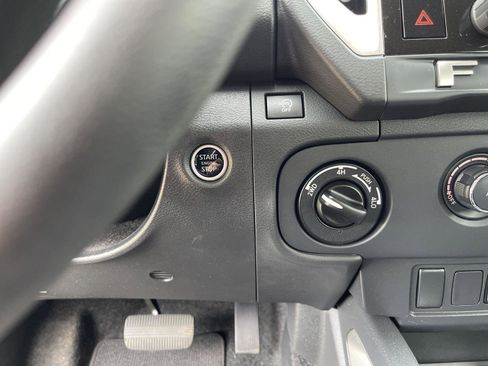 Used 2025 Nissan Frontier SV AWD/4WD image 20