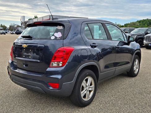 Used 2018 Chevrolet Trax LS w/ LPO, Cargo Package AWD/4WD image 6