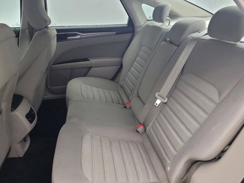 Used 2018 Ford Fusion SE w/ Fusion SE Technology Package FWD image 18