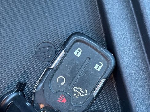 Used 2022 Chevrolet Silverado 1500 High Country w/ Technology Package image 34