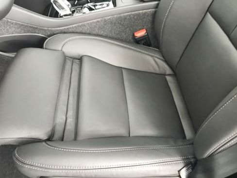 Used 2026 Volvo XC40 B5 Plus w/ Climate Package AWD/4WD image 13