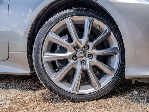 Used 2015 Lexus RC 350 w/ Luxury Package RWD image 13