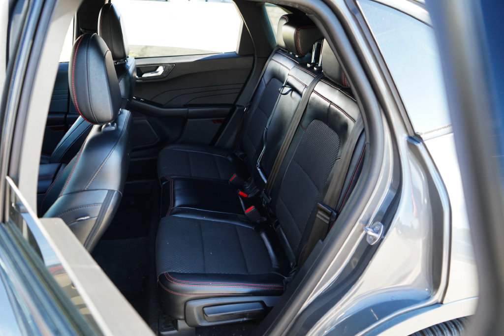 Used 2023 Ford Escape ST-Line w/ Tech Pack #1 AWD/4WD image 9