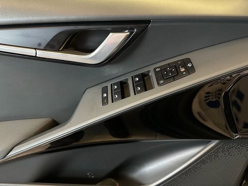 Used 2023 Kia Niro EX Touring image 19