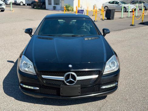 Used 2013 Mercedes-Benz SLK 250 image 2